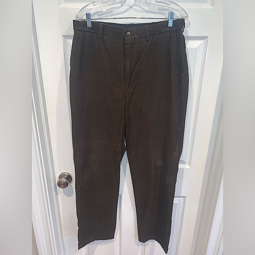 Selling Men’s Corduroy Pants. Haggar Brand. Brown color. Size 34 x 34